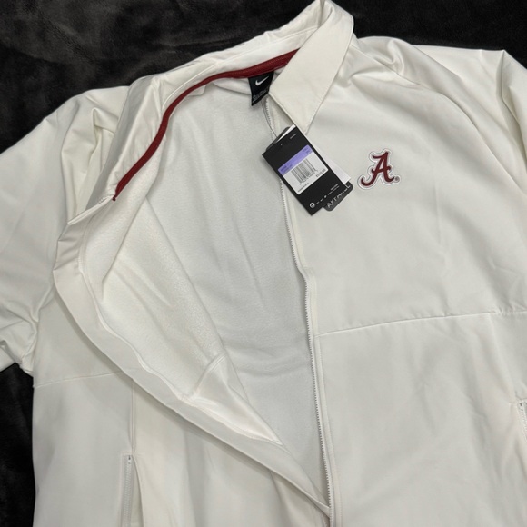 Nike Cream Jacket with Maroon Details - Picture 8 of 14